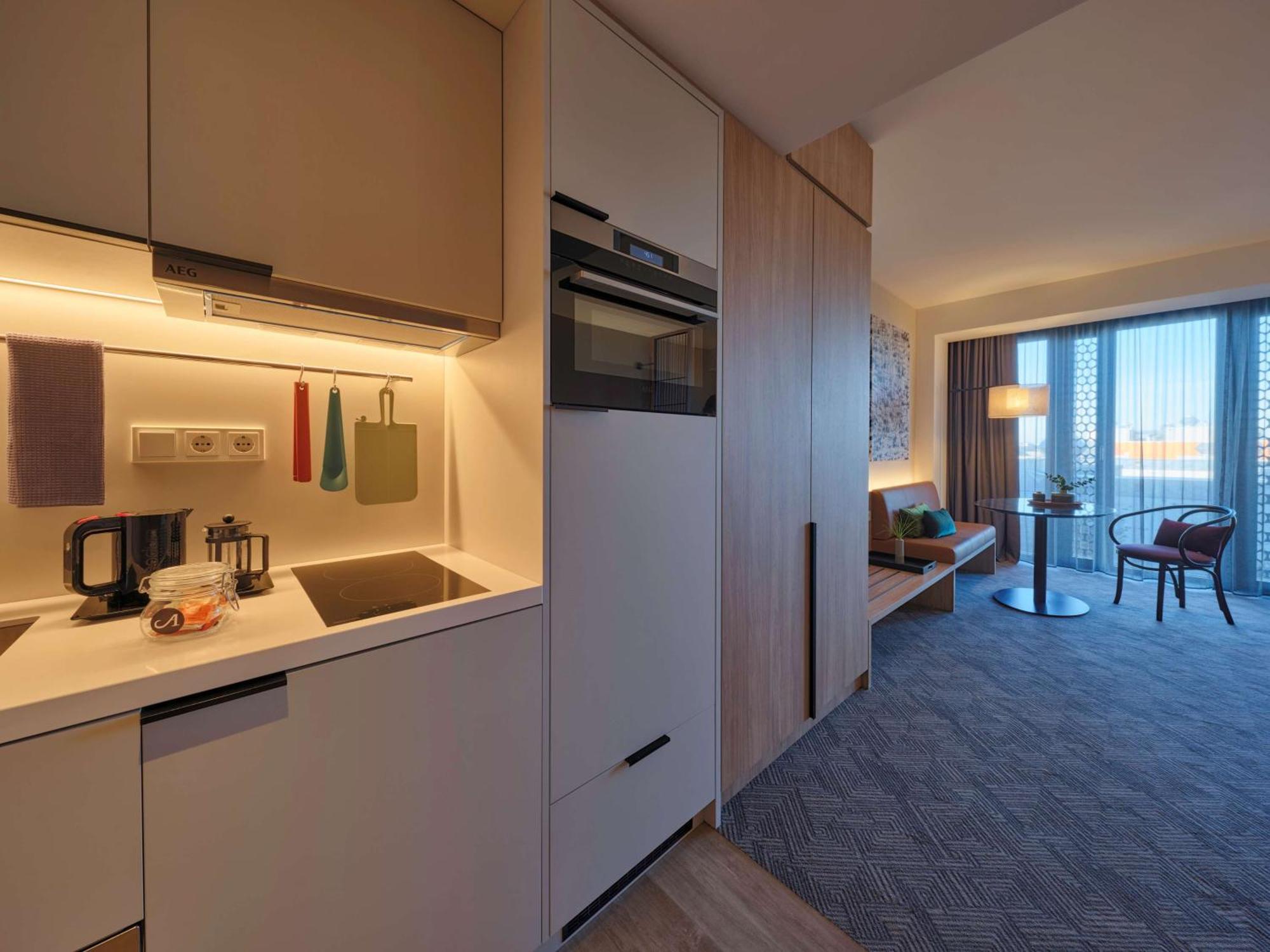 Adina Hotel 4*
