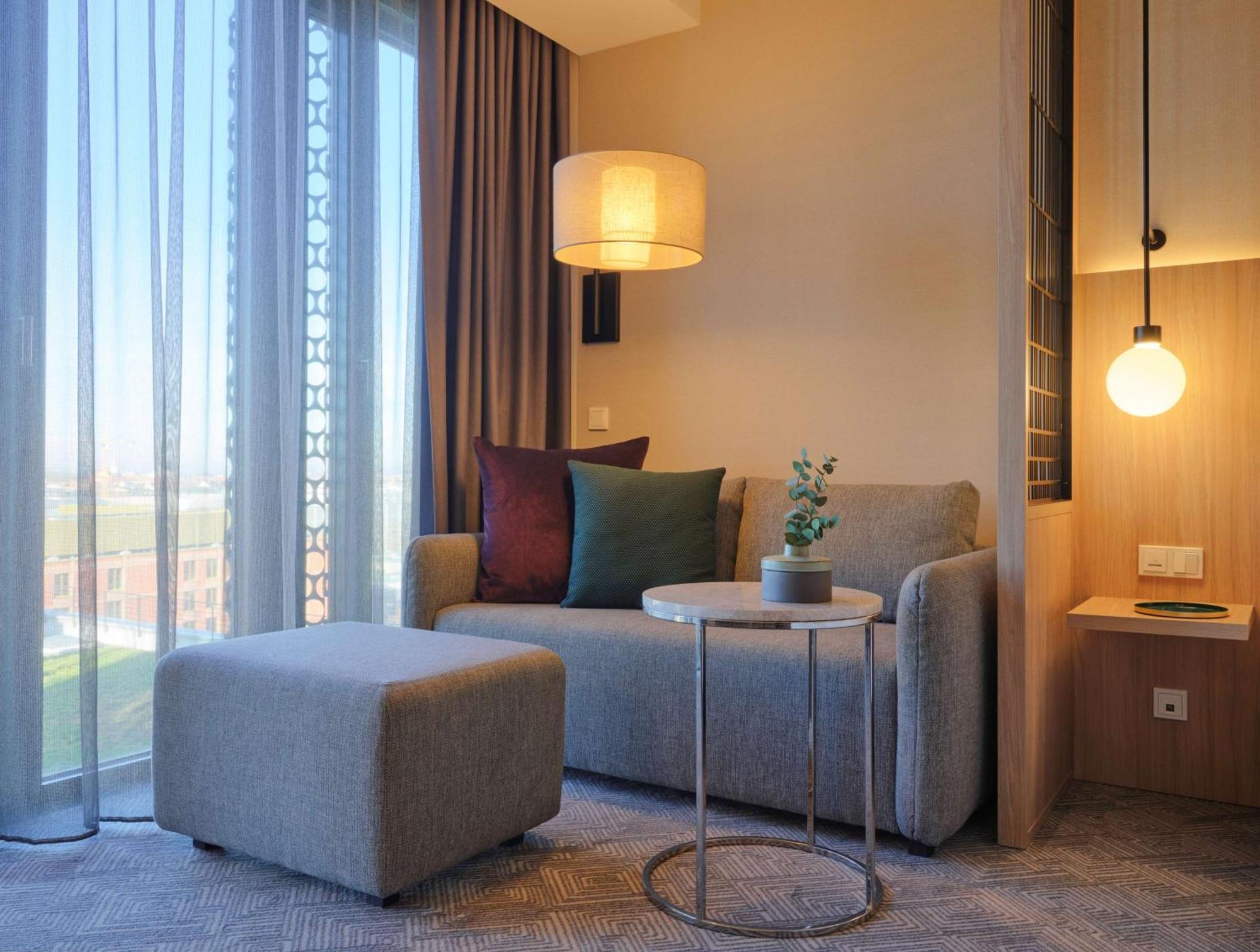 Hotel Adina